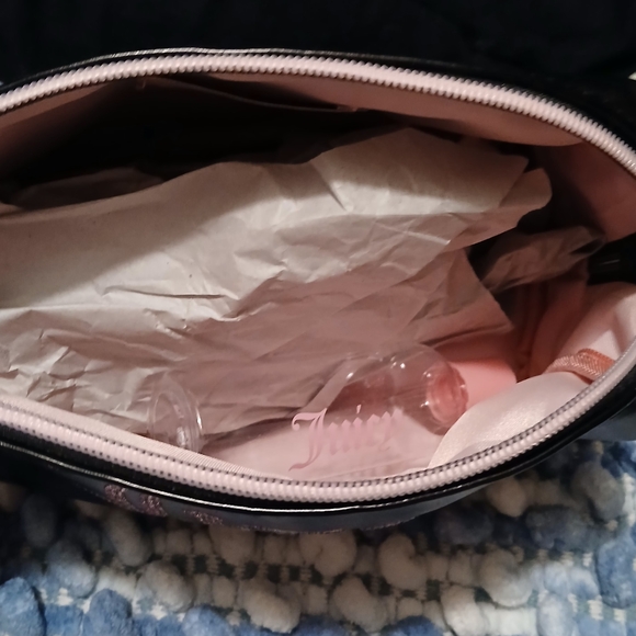 Juicy Couture Black Cosmetic Bag with Pink Details - Picture 8 of 10